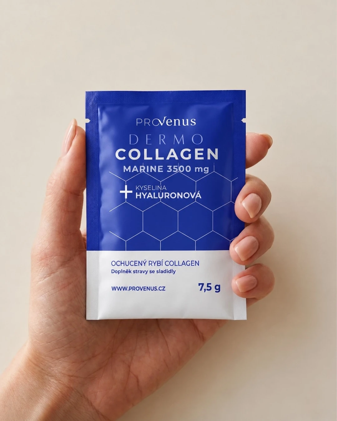 dermocollagen_marine_ruka DermoCollagen Marine 3500 mg 30 vrec&uacute;&scaron;ok
